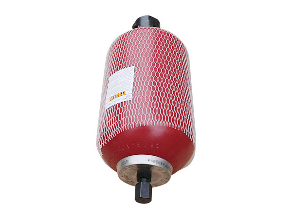 具体了解关于活塞式蓄能器的发展历史?